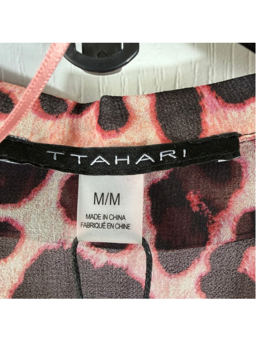 Women's Tahari Blouse Size M Pink Black Leopard Print Long Sleeve Button Down